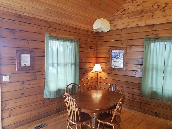 Cabin 3 dining table chairs