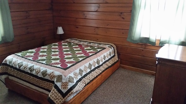 Cabin 3 master bedroom