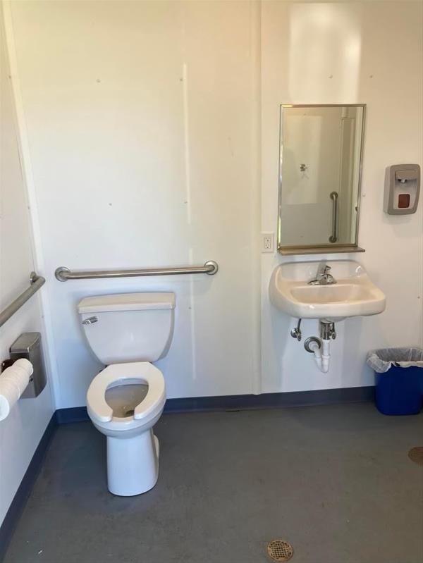 North Toilet/Sink 
