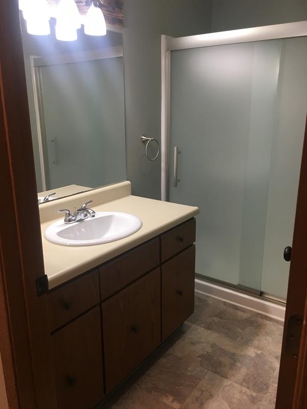 Full Bathroom - Main Level