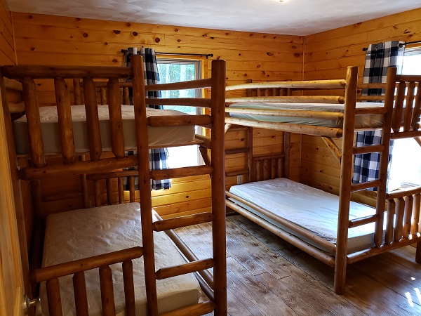 Bedroom with 2 Bunk Beds