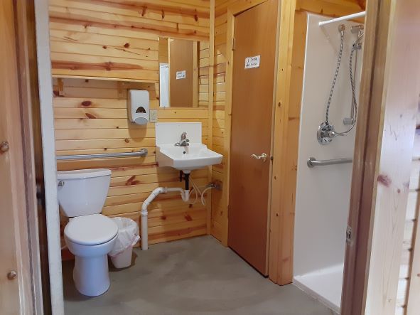 Sportsman Cabin bathroom